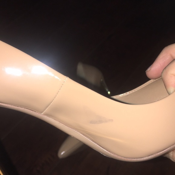 Yves Saint Laurent Patent Leather Pumps - Picture 5 of 7